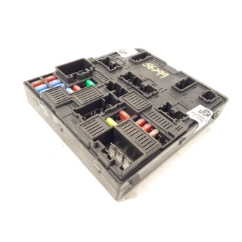 CAJA RELES / FUSIBLES 284B75NA1A 5CH811F11