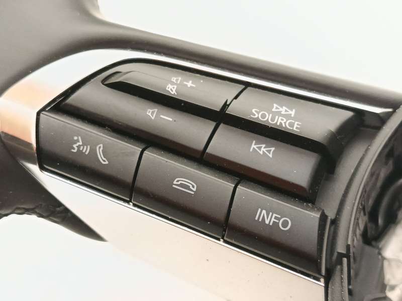 Recambio de volante para mazda mazda 3 sedan 2.5 e-skyactiv-g referencia OEM IAM BHPR37 6