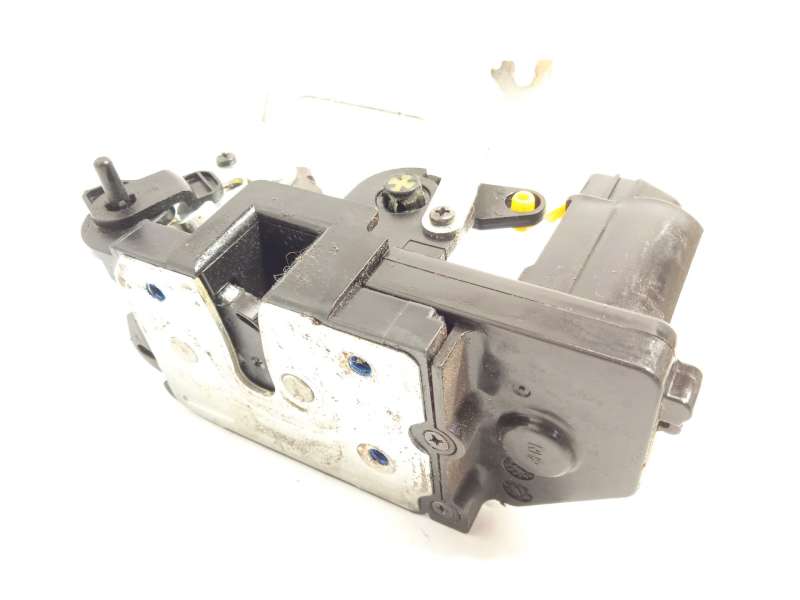 Recambio de cerradura puerta trasera derecha para ssangyong actyon i 2.0 xdi referencia OEM IAM 7132009003 2