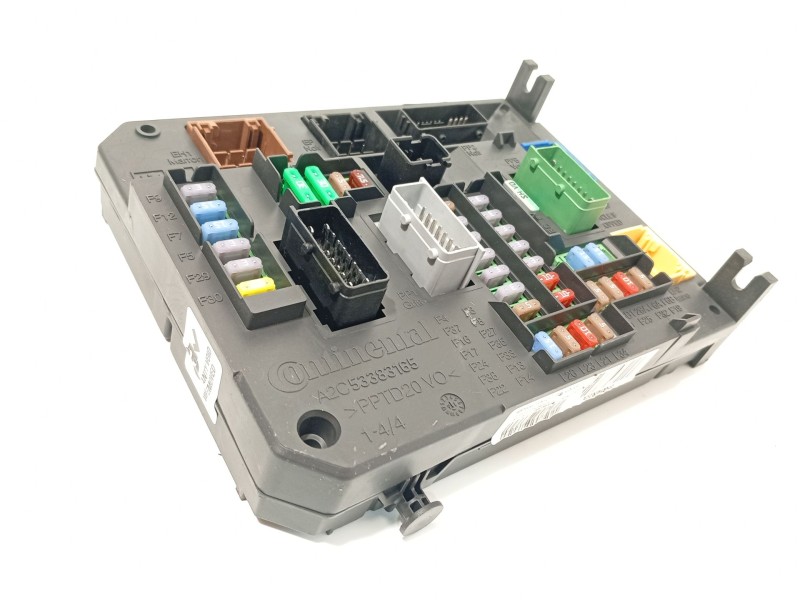 CAJA RELES / FUSIBLES 9806687880 1610807680 