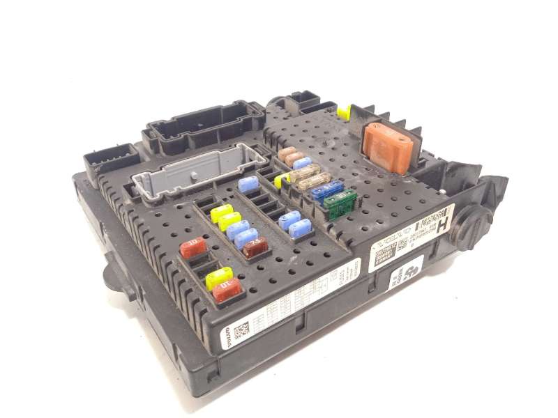 Recambio de caja reles / fusibles para volvo xc90 2.4 diesel cat referencia OEM IAM 30728512  28017881 - Gris 2