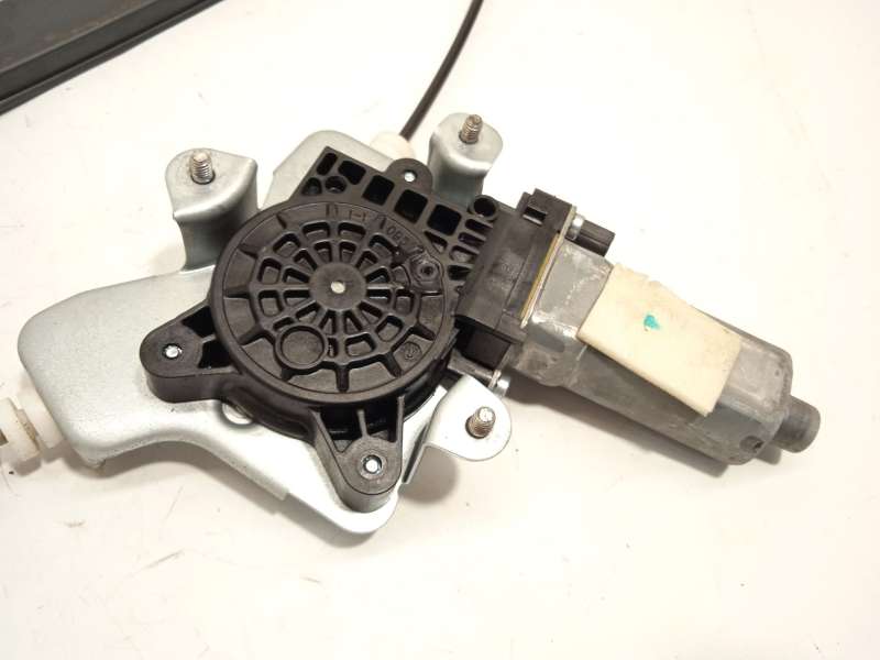 Recambio de elevalunas trasero izquierdo para ssangyong actyon i 2.0 xdi referencia OEM IAM 7332131000 8810021002 2