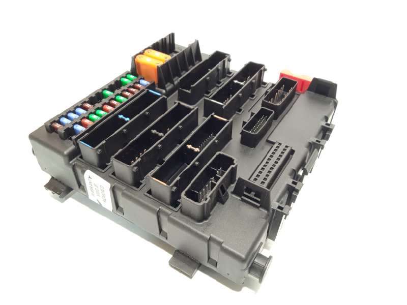 CAJA RELES / FUSIBLES 12766739 519160105