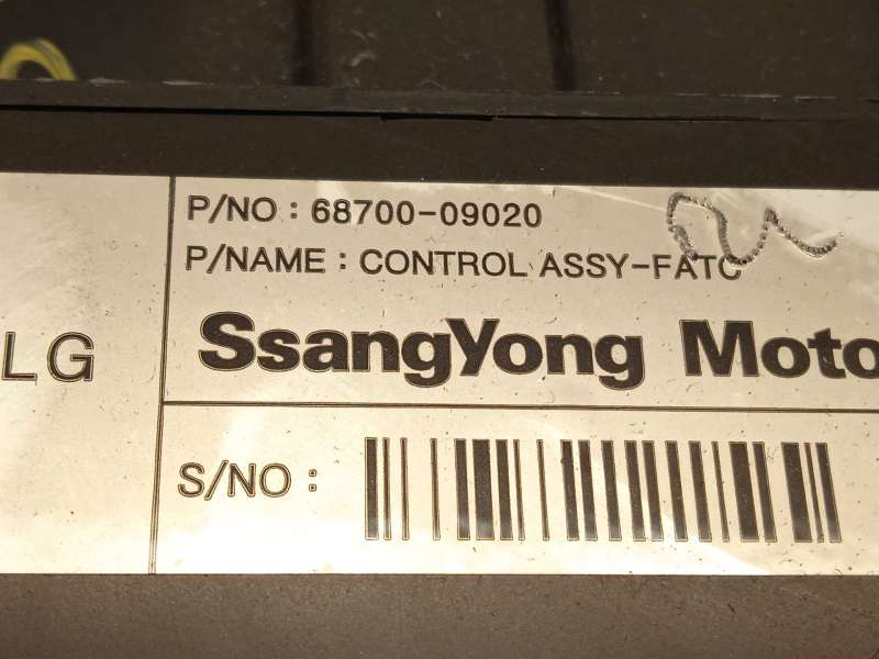 Recambio de mando climatizador para ssangyong actyon i 2.0 xdi referencia OEM IAM 6870009020 6