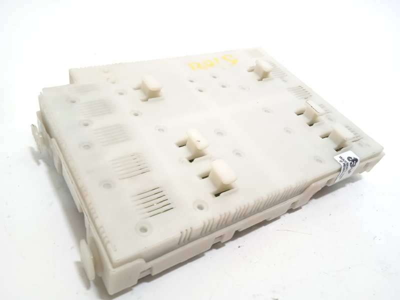 Recambio de caja reles / fusibles para volvo v60 kombi 2.0 diesel cat referencia OEM IAM 31412970 31412970AA - Blanco 3
