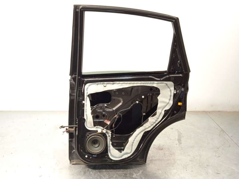 Recambio de puerta trasera derecha para ssangyong actyon i 2.0 xdi referencia OEM IAM 6302131000 6