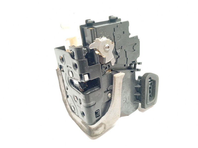 CERRADURA PUERTA DELANTERA DERECHA 4K1837016J 