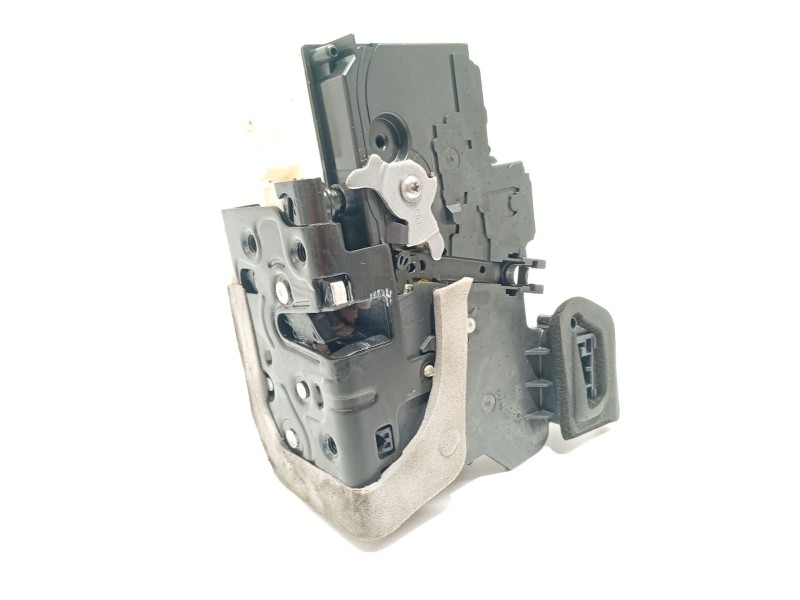 CERRADURA PUERTA TRASERA DERECHA 4K0839016Q 