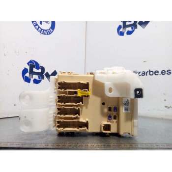CAJA RELES / FUSIBLES 8273012X80 