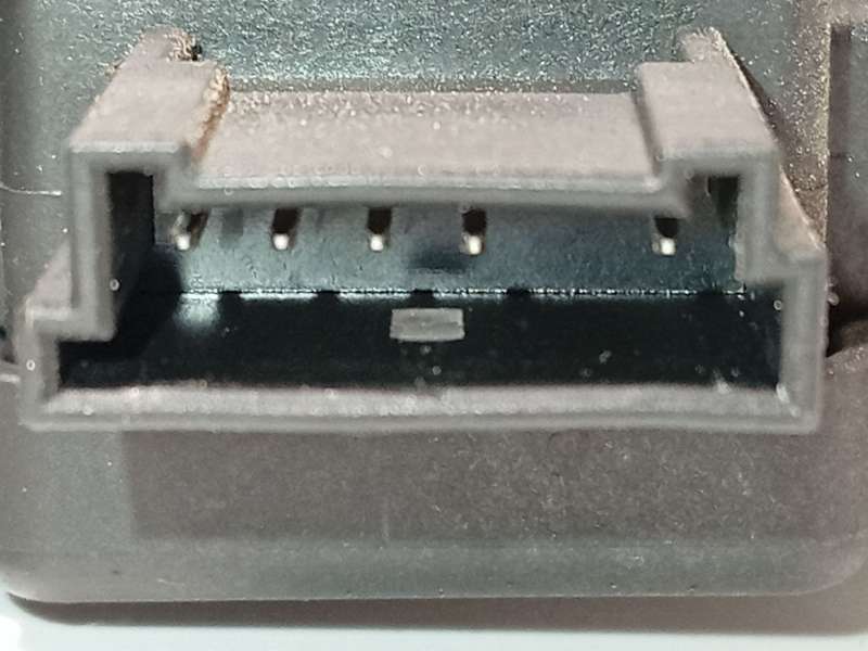 Recambio de cerradura maletero / porton para maserati levante suv (m161) 3.0 d q4 referencia OEM IAM 670039576 06700395760 3