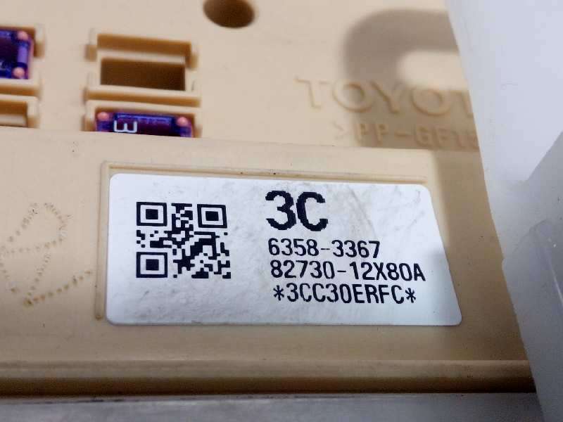 Recambio de caja reles / fusibles para toyota auris 1.6 d-4d cat referencia OEM IAM 8273012X80 - Blanco 3