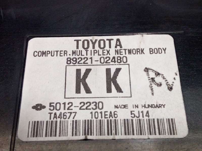 Recambio de caja reles / fusibles para toyota auris 1.6 d-4d cat referencia OEM IAM 8273012X80 - Blanco 4