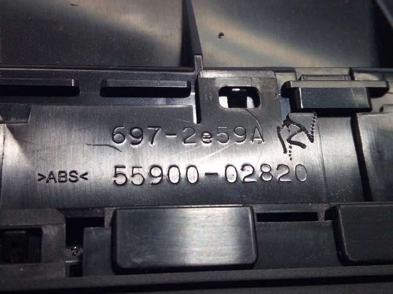Recambio de mando climatizador para toyota auris 1.6 d-4d cat referencia OEM IAM 5590002820 - Blanco 3