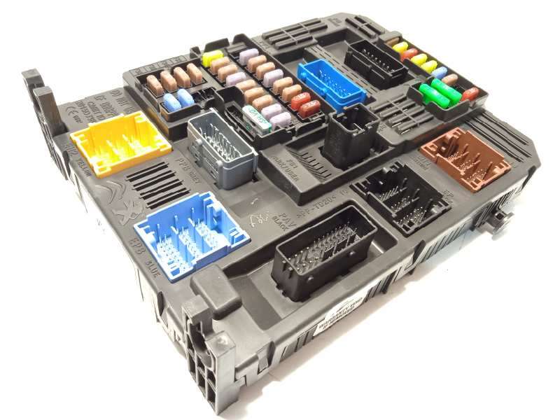 Recambio de caja reles / fusibles para citroën c3 aircross 1.5 blue-hdi fap referencia OEM IAM 9819851280 1629087180 1669610080 - Gris
