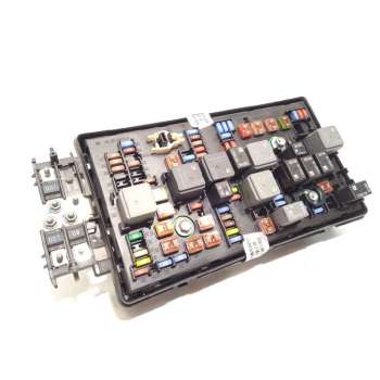 CAJA RELES / FUSIBLES 22933569 
