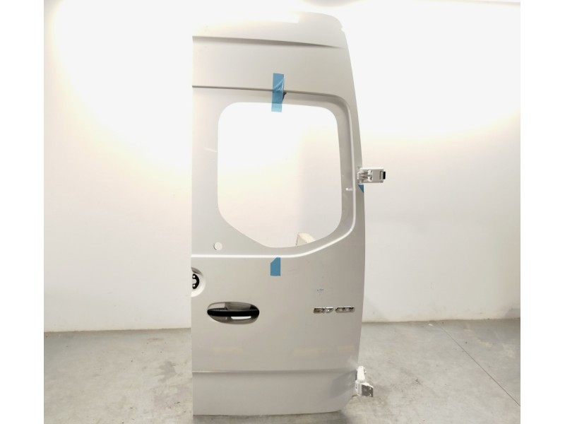 PUERTA TRASERA DERECHA A9077405400 9077405400