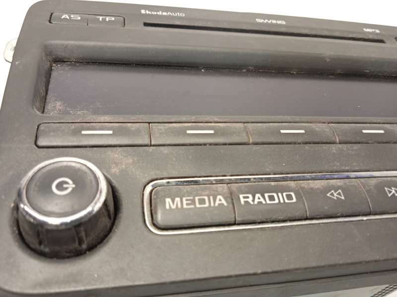 Recambio de sistema audio / radio cd para skoda roomster (5j7) family referencia OEM IAM 5J0035161C  28091572 3