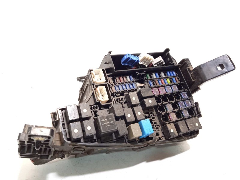 CAJA RELES / FUSIBLES KD4566760A KD4766767