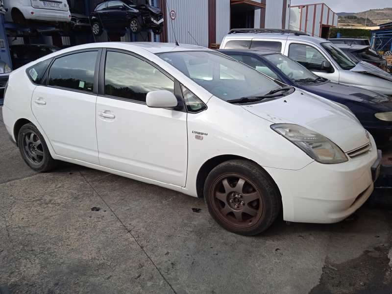 TOYOTA PRIUS (NHW20)