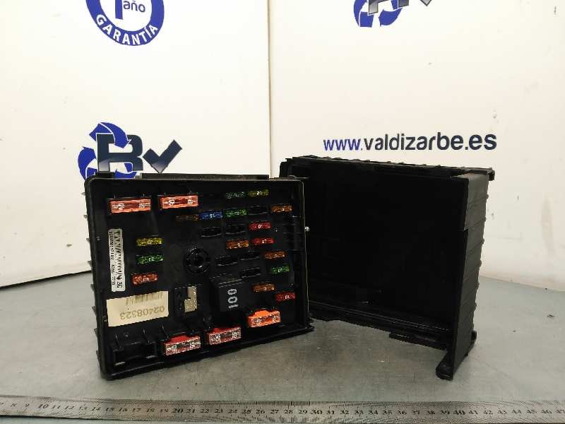 CAJA RELES / FUSIBLES 3C0937629C 3C0925091 