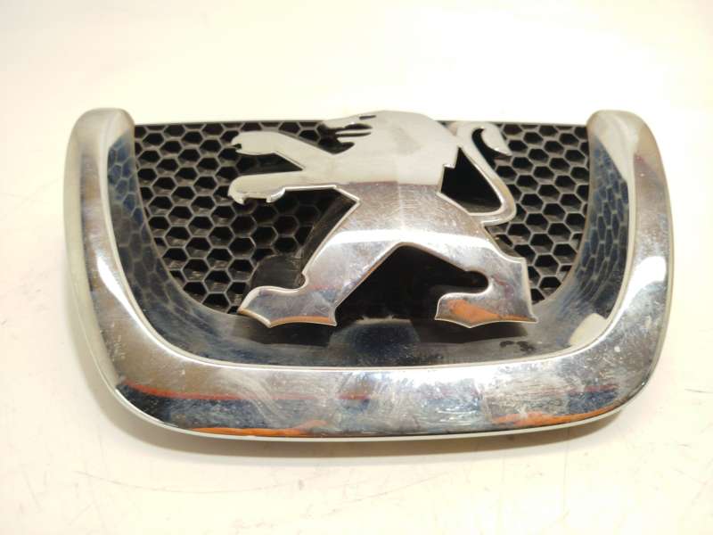 Recambio de emblema para peugeot partner furgón/monospace 1.6 hdi 16v referencia OEM IAM 7810P9 - Plata 2