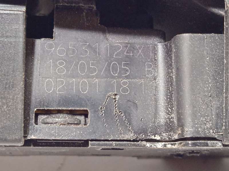 Recambio de mando elevalunas delantero izquierdo para peugeot 307 cc (3b) 2.0 16v referencia OEM IAM 96531124XT - Gris 4