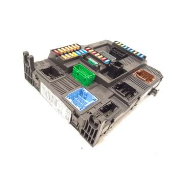 CAJA RELES / FUSIBLES 9819849680 1631852680 