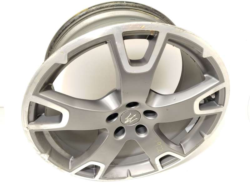 Recambio de llanta para maserati levante suv (m161) 3.0 d q4 referencia OEM IAM 670044701 3
