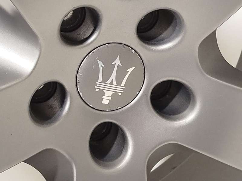 Recambio de llanta para maserati levante suv (m161) 3.0 d q4 referencia OEM IAM 670044701 4