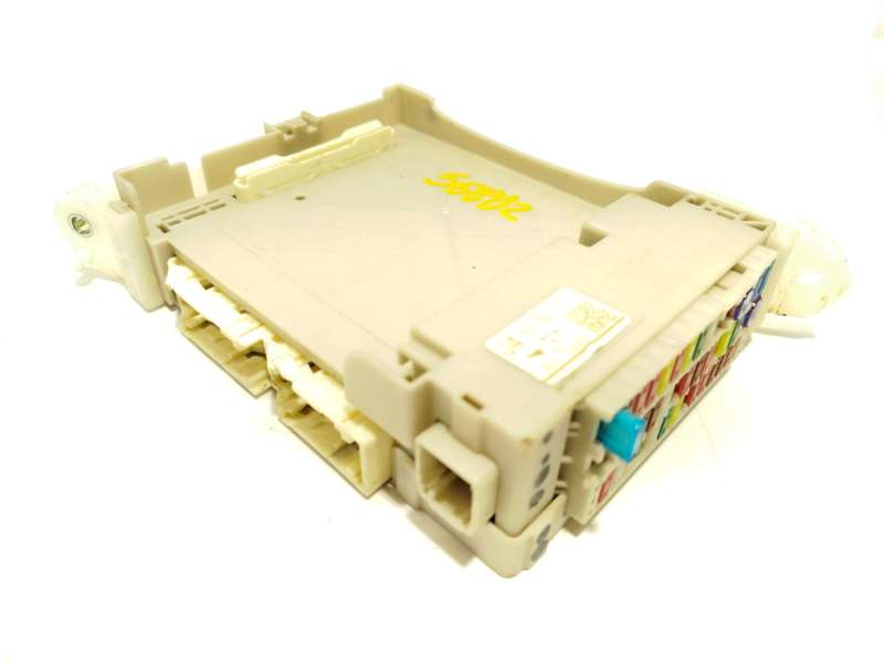 Recambio de caja reles / fusibles para toyota land cruiser prado (_j15_) 3.0 d-4d (kdj155_, kdj150_) referencia OEM IAM 82730601 - Blanco