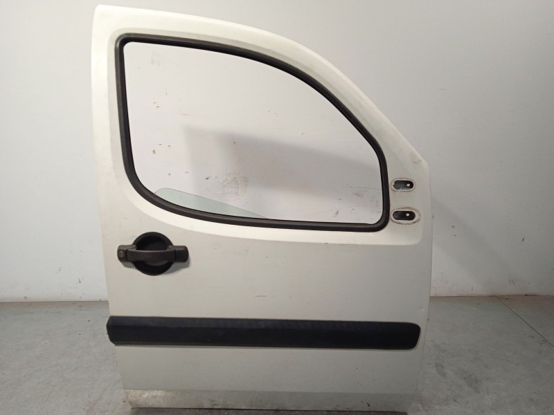 PUERTA DELANTERA DERECHA 51847705 