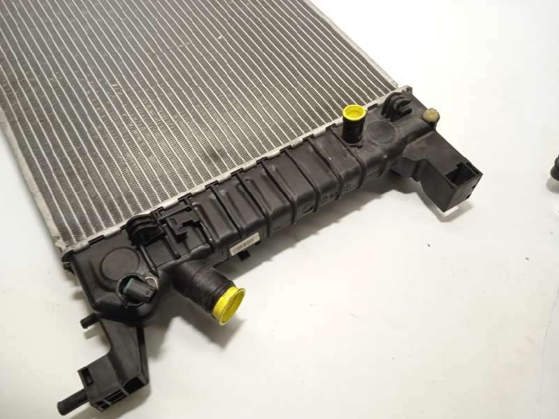 Recambio de radiador agua para chevrolet aveo 1.2 cat referencia OEM IAM 622828 - Blanco 3