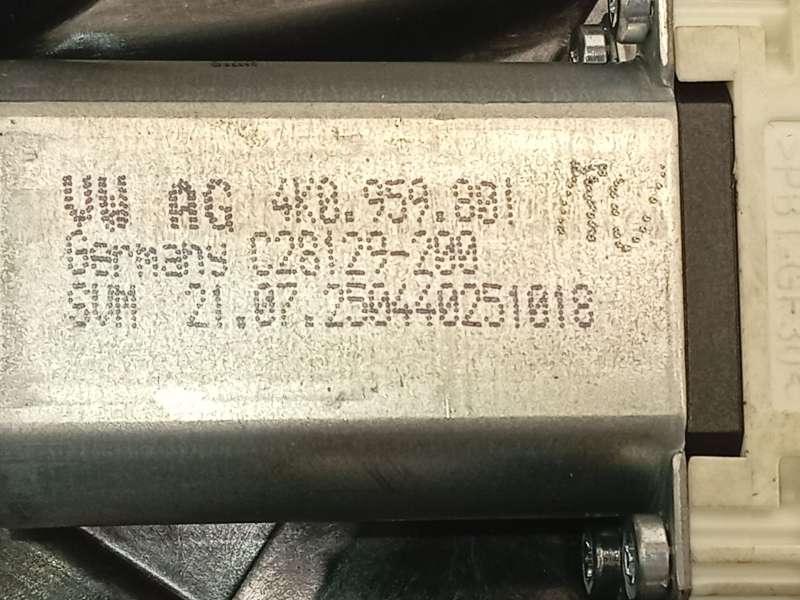 Recambio de elevalunas delantero derecho para volkswagen tiguan 2,0 tig referencia OEM IAM 571837402L 4K0959801 5