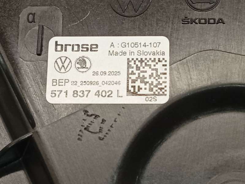 Recambio de elevalunas delantero derecho para volkswagen tiguan 2,0 tig referencia OEM IAM 571837402L 4K0959801 6