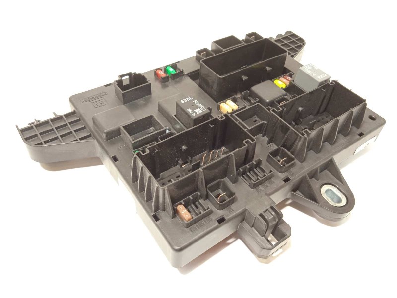 CAJA RELES / FUSIBLES 13302300 13343950