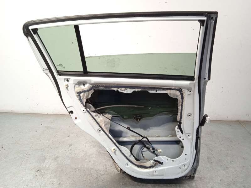 Recambio de puerta trasera izquierda para kia sportage iii (sl) 1.7 crdi referencia OEM IAM 770033W000 - Blanco 4