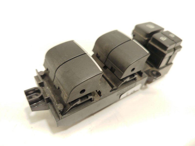 MANDO ELEVALUNAS DELANTERO IZQUIERDO 8404042030 