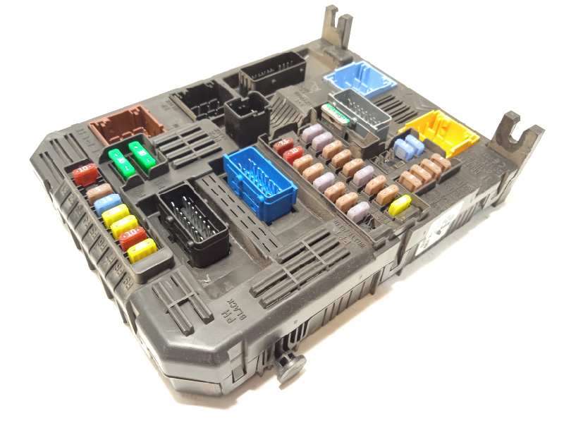 Recambio de caja reles / fusibles para citroën c4 picasso 1.2 12v e-thp / puretech referencia OEM IAM 9819851380 28550133 166336 - Azul