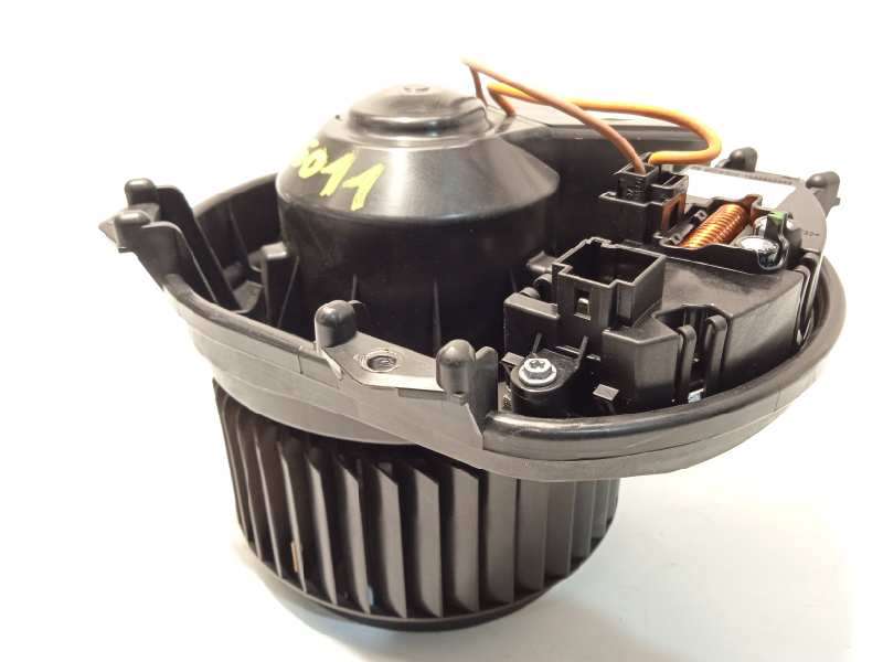 Recambio de motor calefaccion para infiniti q30 1.6 premium referencia OEM IAM A2469061601  CZ1163600756 3