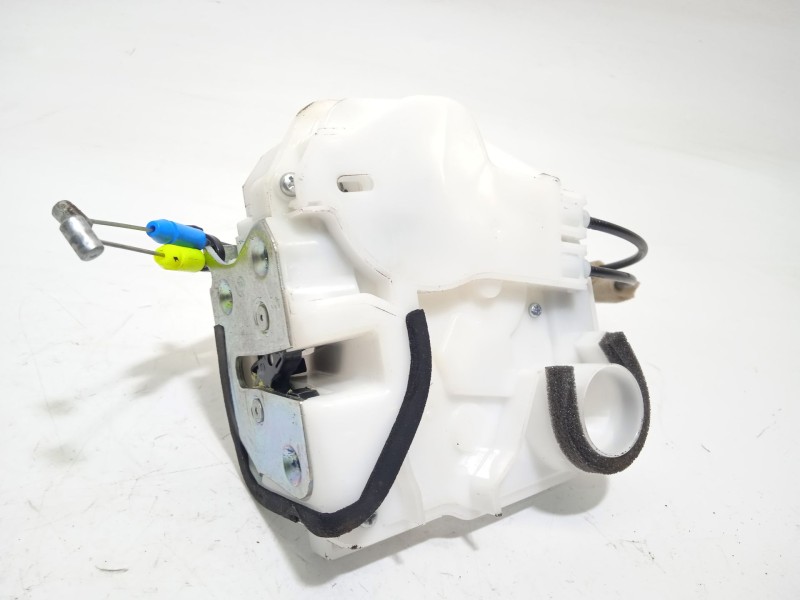 CERRADURA PUERTA DELANTERA DERECHA 5715A728 