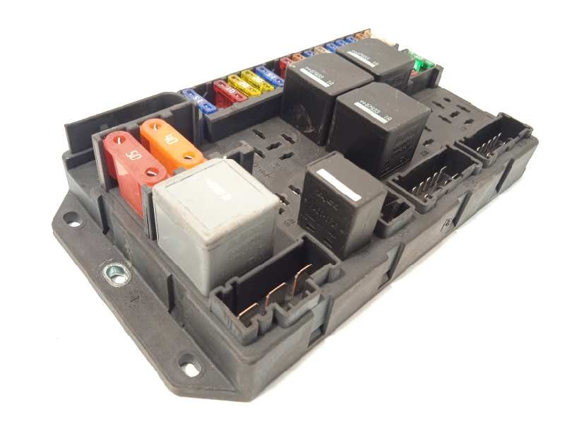 CAJA RELES / FUSIBLES YQE500390 7H4214N030GA