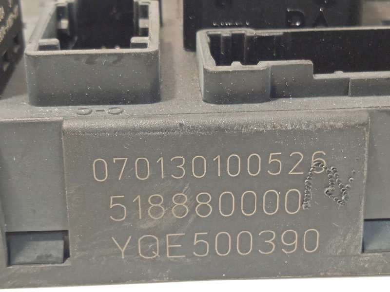 Recambio de caja reles / fusibles para land rover range rover (lm) 3.6 td v8 referencia OEM IAM YQE500390  7H4214N030GA 4