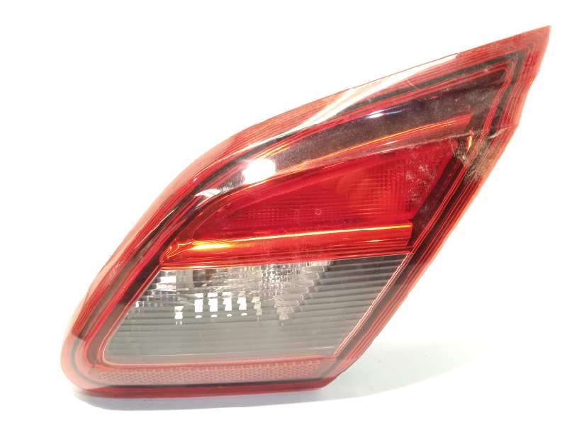 Recambio de piloto trasero derecho interior para opel corsa e 1.3 16v cdti referencia OEM IAM 39012624  13454501 - Blanco