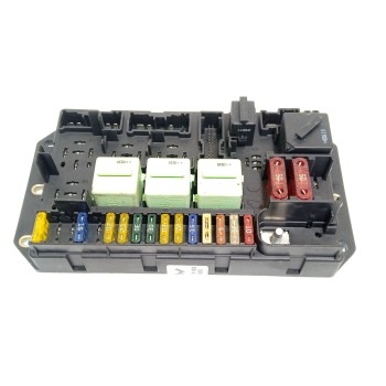 Recambio de caja reles / fusibles para land rover range rover iii (l322) 4.4 4x4 referencia OEM IAM 518776109 081928103102 YQE00