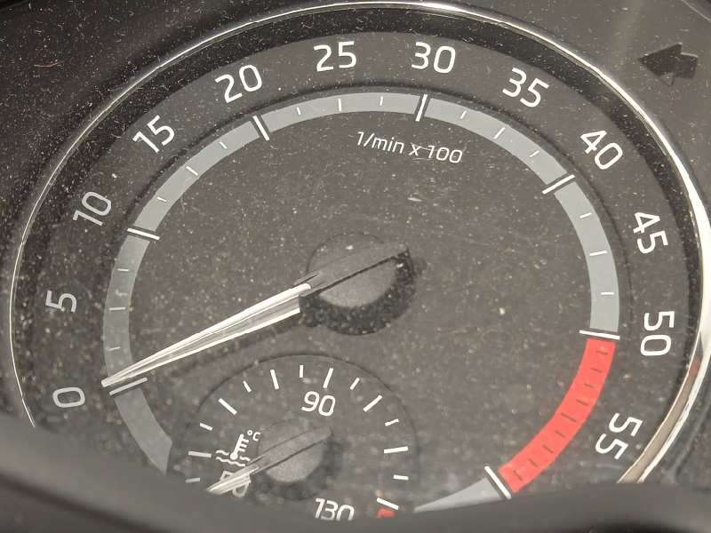 Recambio de cuadro instrumentos para skoda octavia combi (5e5) 2.0 tdi referencia OEM IAM 5E0920749 - Blanco 4