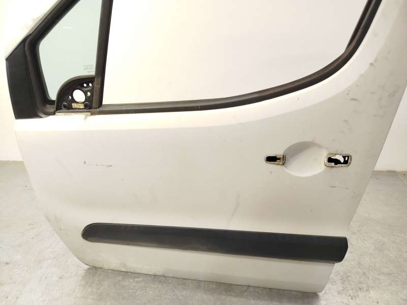 Recambio de puerta delantera izquierda para peugeot partner tepee 1.6 hdi 75 (16v) referencia OEM IAM 9002Z3 - Blanco 3