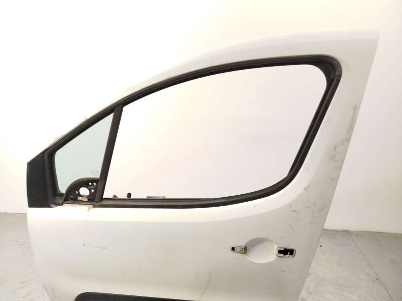 Recambio de puerta delantera izquierda para peugeot partner tepee 1.6 hdi 75 (16v) referencia OEM IAM 9002Z3 - Blanco 4