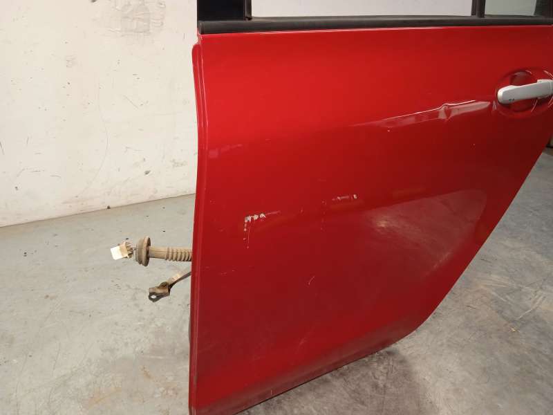 Recambio de puerta trasera izquierda para toyota yaris ts referencia OEM IAM 670040D110 - Rojo 2
