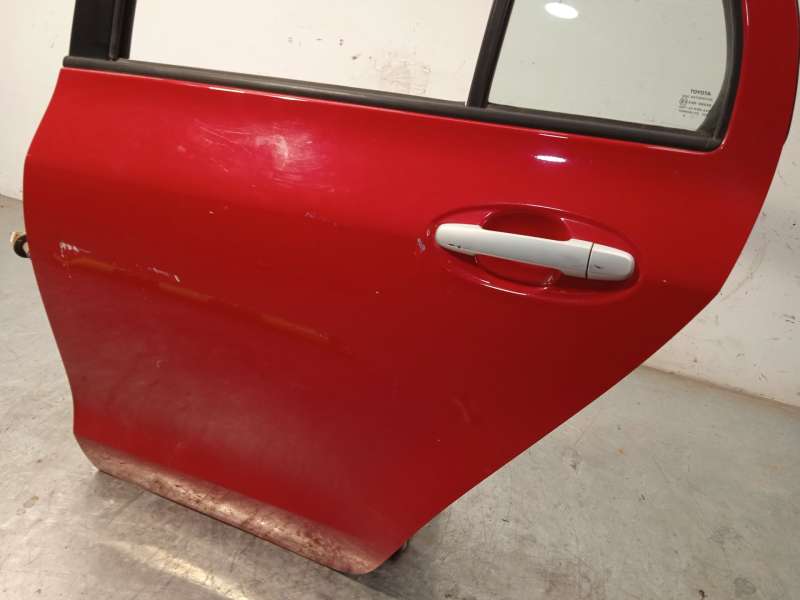 Recambio de puerta trasera izquierda para toyota yaris ts referencia OEM IAM 670040D110 - Rojo 4