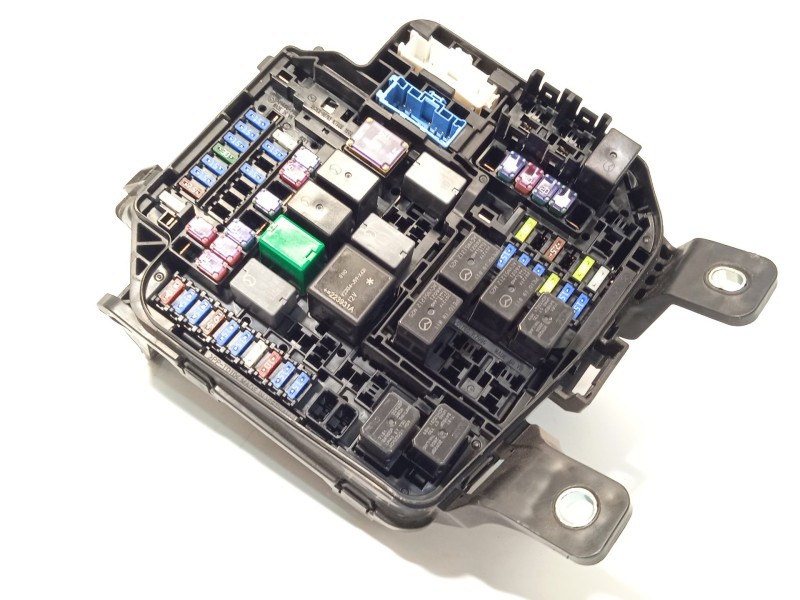 CAJA RELES / FUSIBLES BCKA66767 BCKA66767K7005 